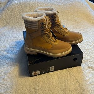 NWT and box Sorel Lennox boots sz 8